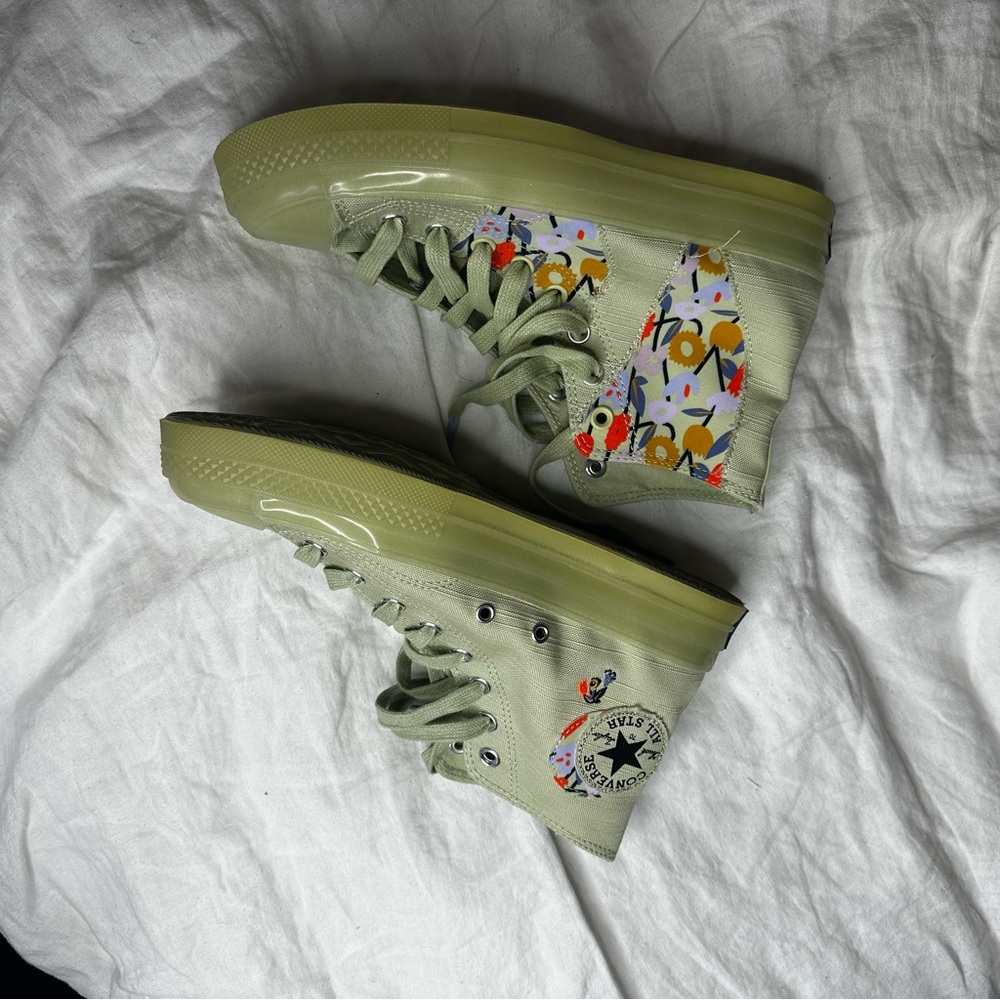 Limited edition converse - Picture 3 of 5